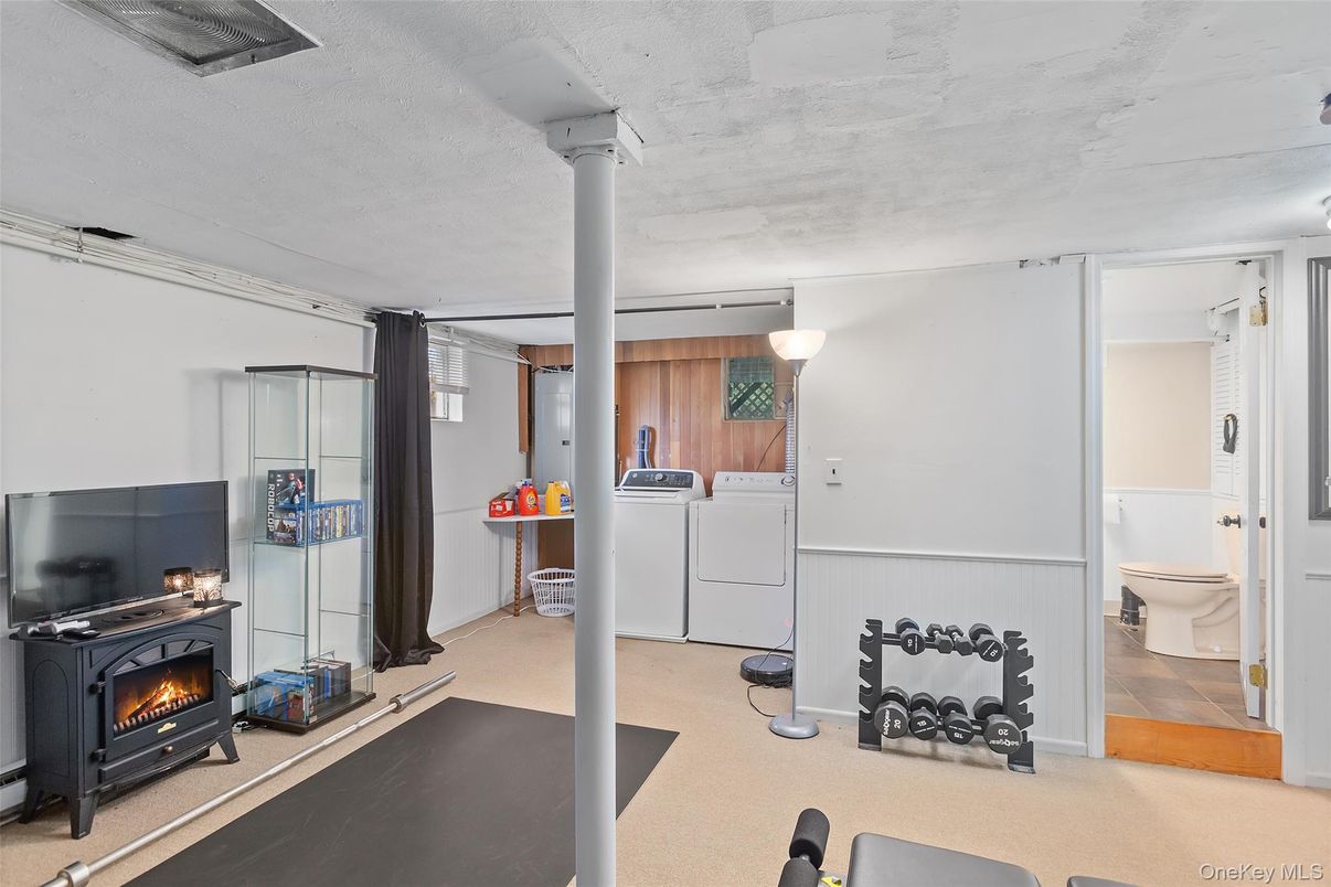Fireplace, Fitness Equipment, Interior, Washer