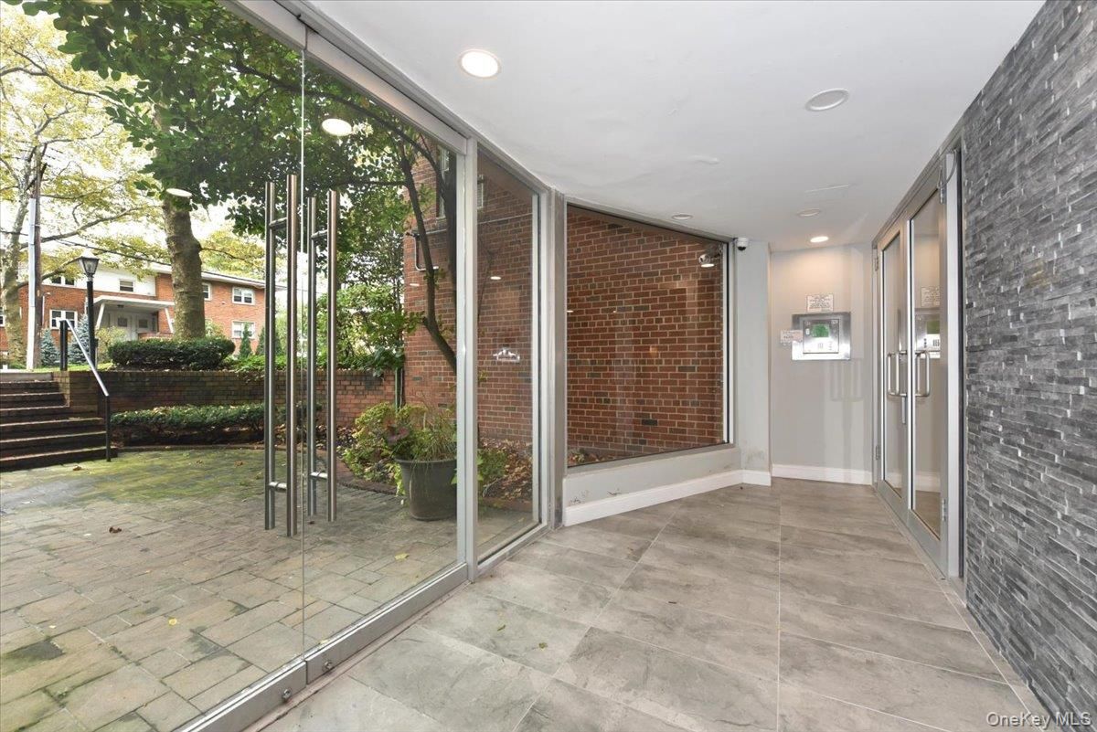 Empty room, Interior, Recessed Lighting, Stone Walls
