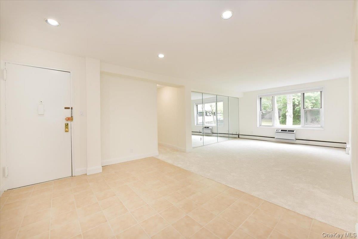 Elevator, Empty room, Interior, Recessed Lighting