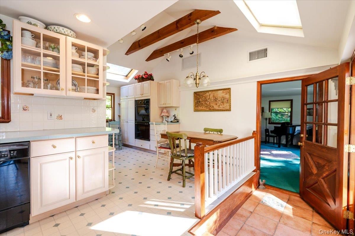 Chandelier, Dining room, Interior, Kitchen, Recessed Lighting, Wooden Beams