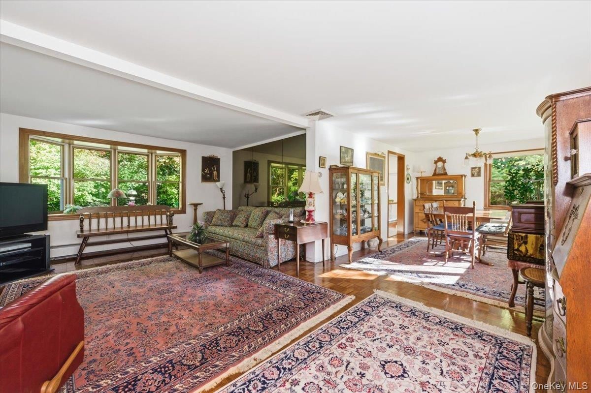 Chandelier, Dining room, Interior, Living room, Piano, Wood Texture Flooring