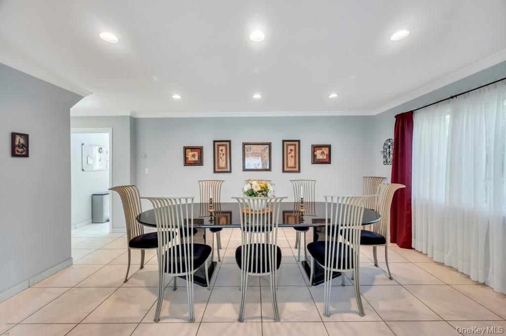 Dining room, Interior, Recessed Lighting