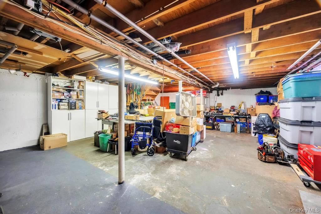 Garage, Interior, Wooden Beams, Wooden Ceilings