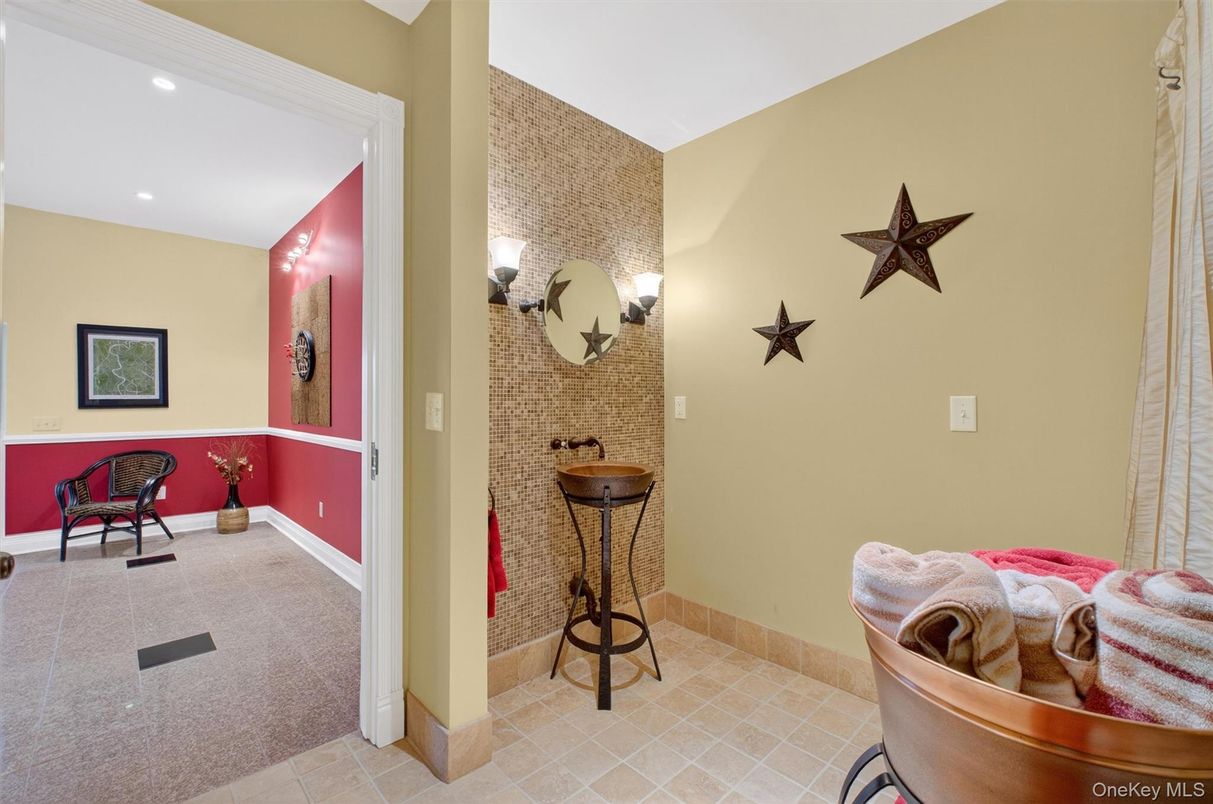 Bathroom, Interior, Recessed Lighting