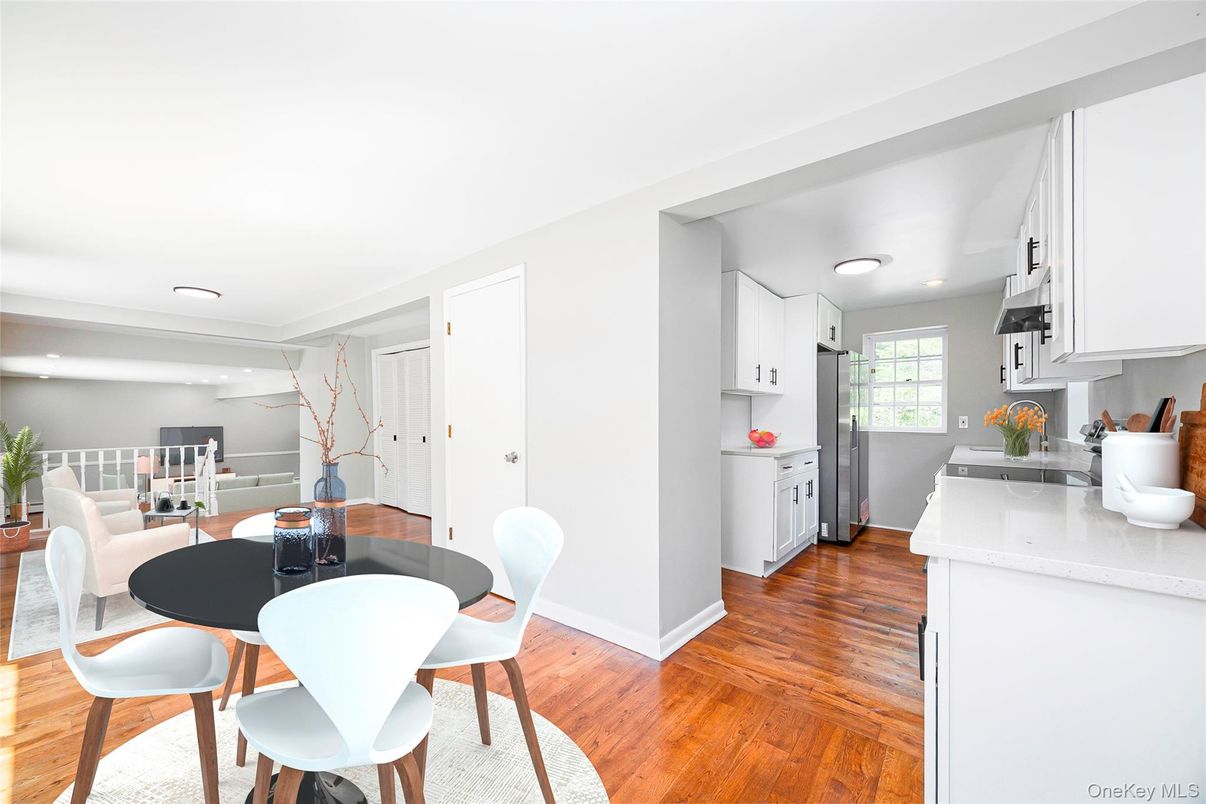 Dining room, Interior, Kitchen, Recessed Lighting, Wood Texture Flooring