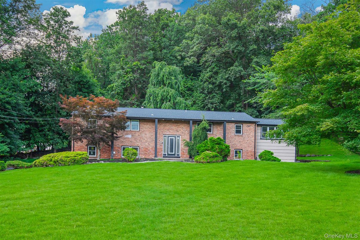 Backyard, Exterior, Facade, Brick Facade, Georgian