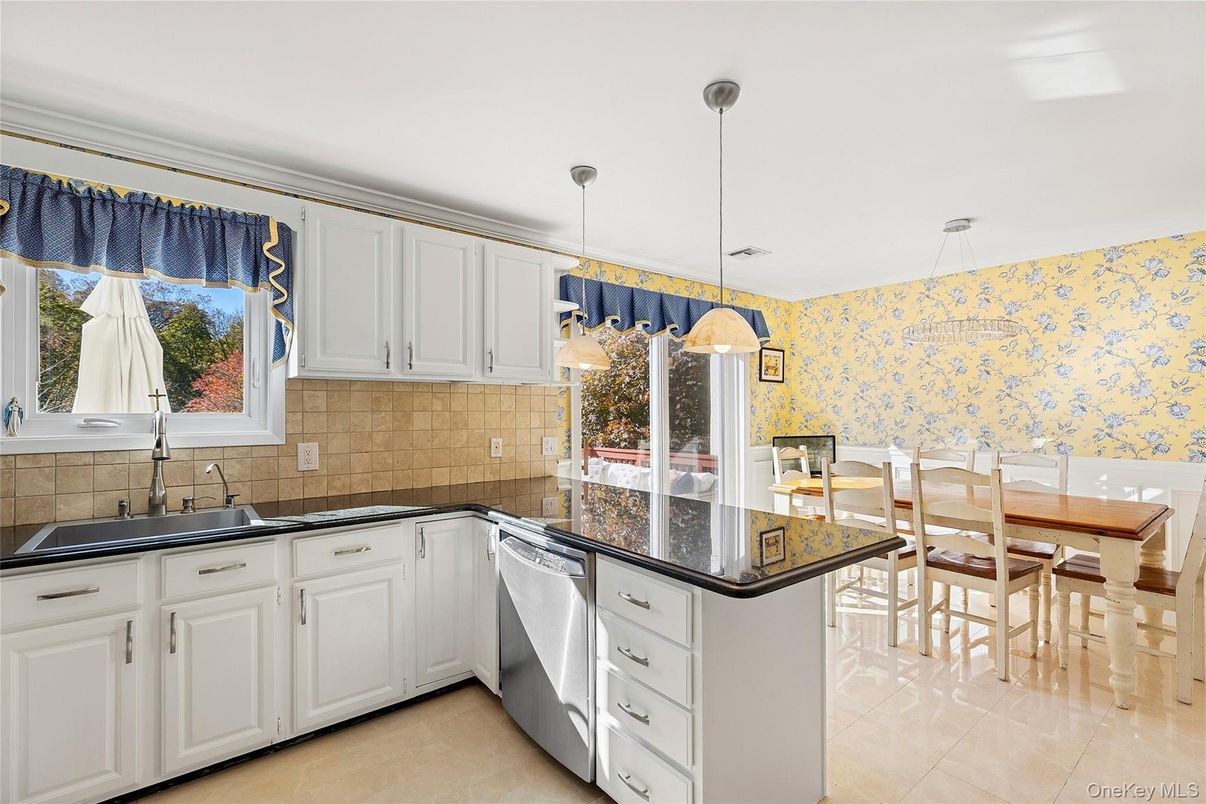 Dining room, Interior, Kitchen, Pendant Lights