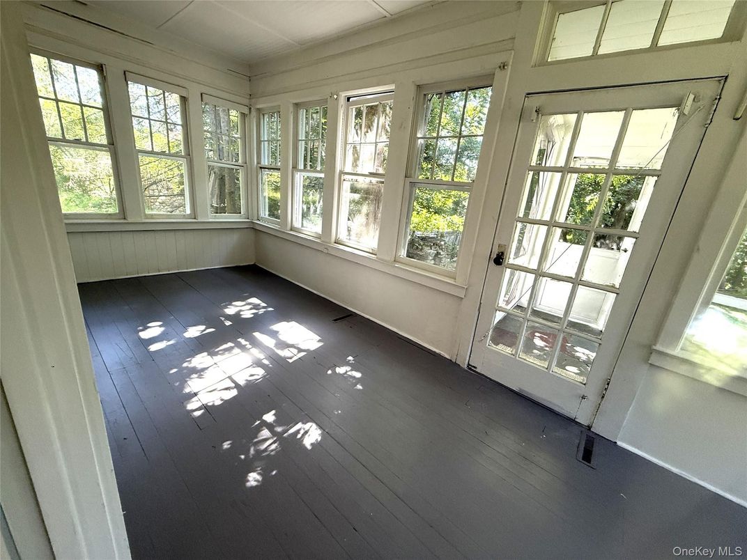 Empty room, Interior, Sun Room, Wood Texture Flooring
