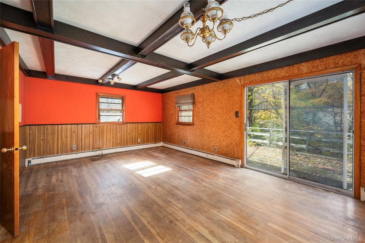 Chandelier, Empty room, Interior, Wooden Beams, Wood Texture Flooring