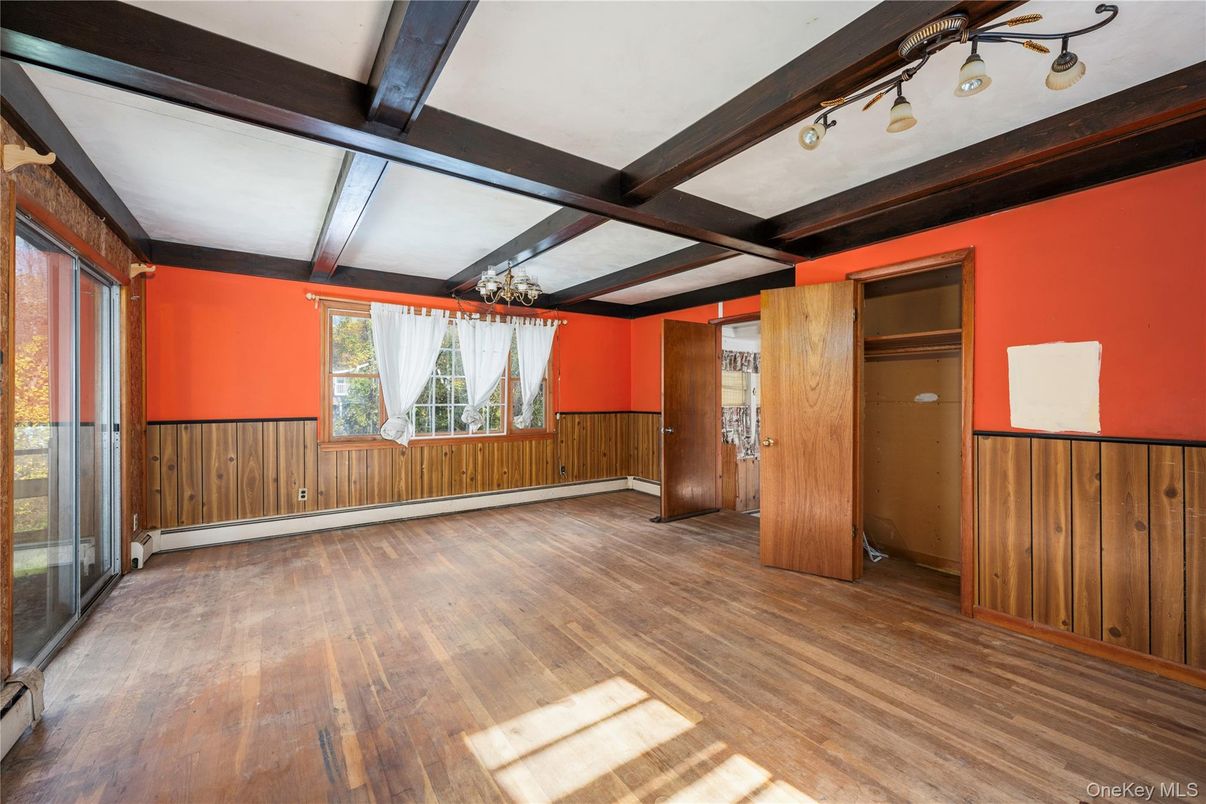 Chandelier, Empty room, Interior, Wooden Beams, Wood Texture Flooring