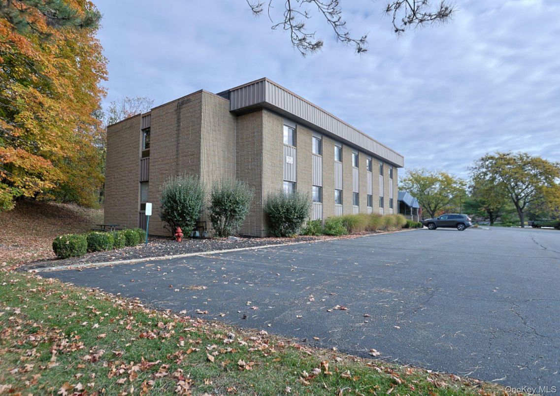 Exterior, Facade, Highrise