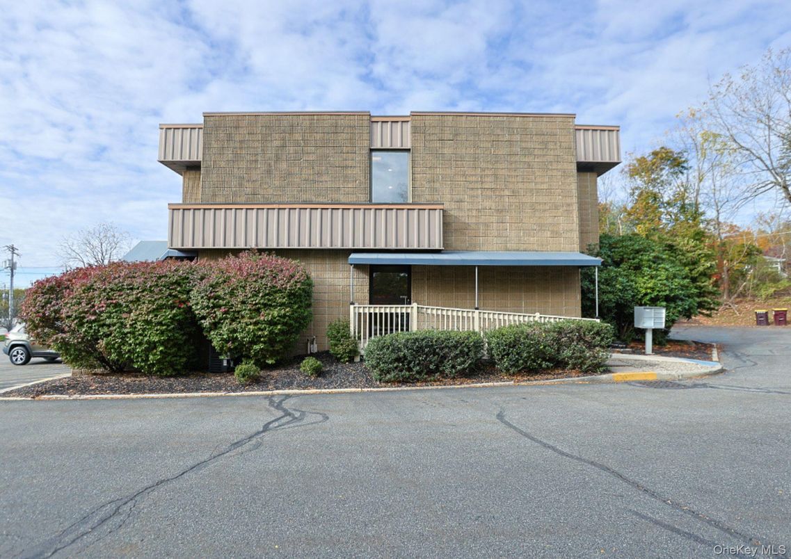 Exterior, Facade, Highrise