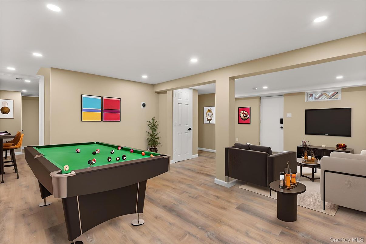 Billiard Table, Game Room, Interior, Living room, Recessed Lighting, Wood Texture Flooring