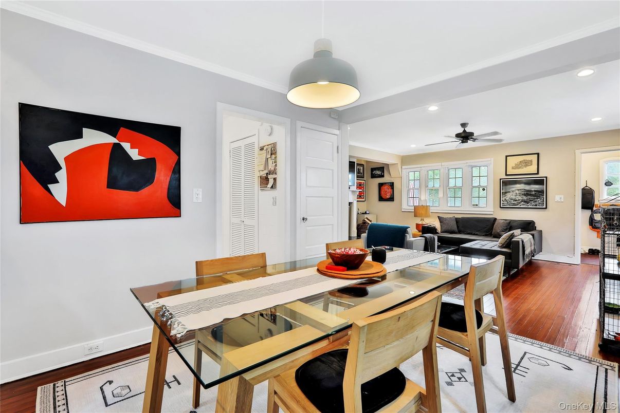 Dining room, Interior, Living room, Pendant Lights, Recessed Lighting, Wood Texture Flooring