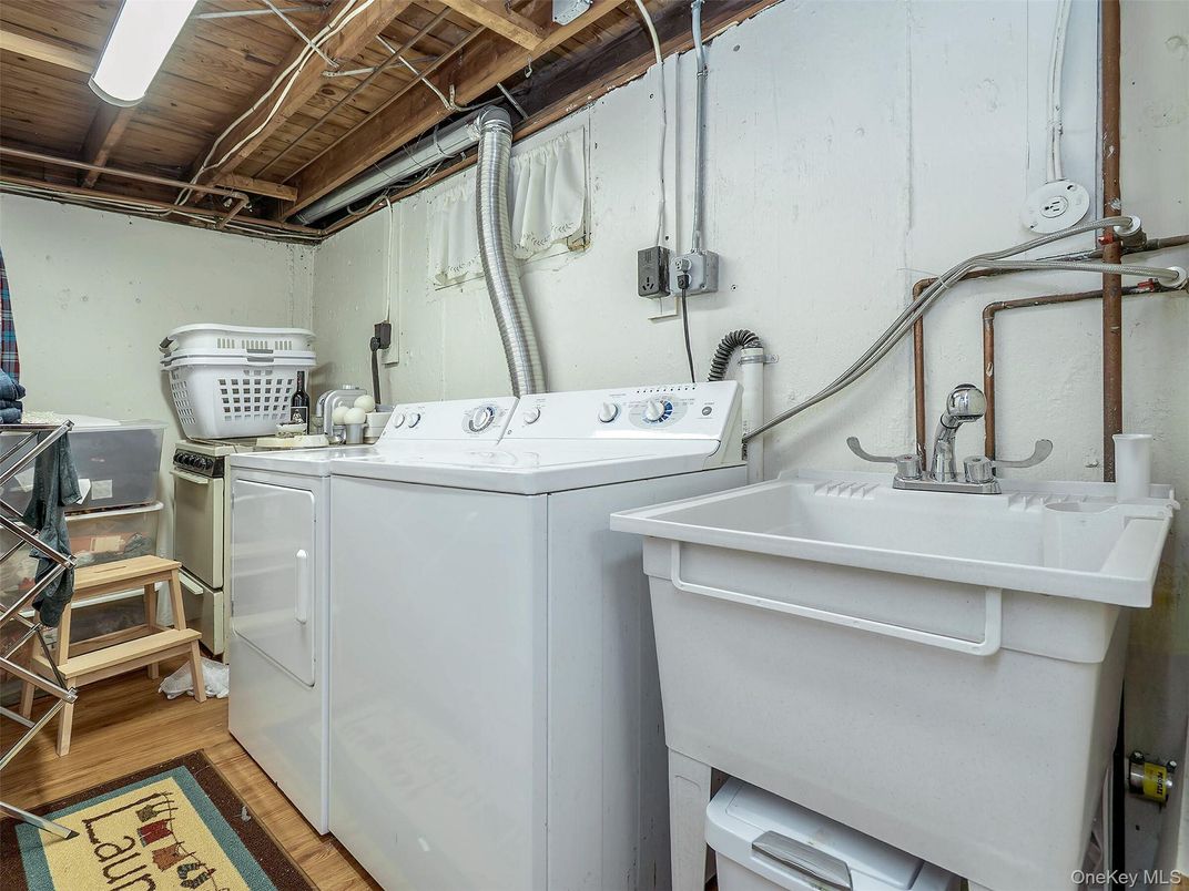 Interior, Washer, Wooden Beams, Wooden Ceilings, Wood Texture Flooring