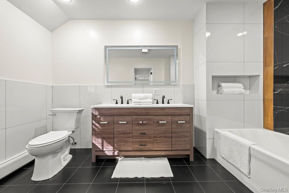 Bathroom, Dual Sink Vanities, Interior, Recessed Lighting