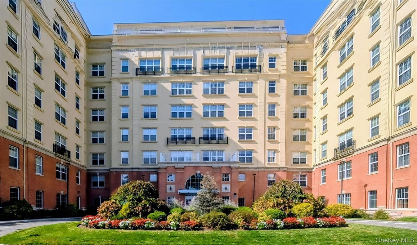 Exterior, Facade, Condo Building