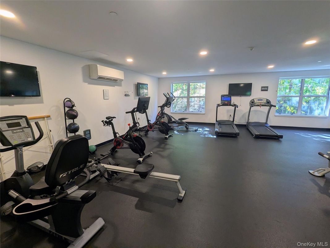 Fitness Equipment, Interior, Recessed Lighting