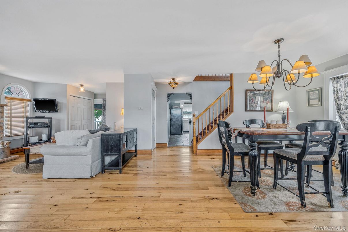 Chandelier, Dining room, Interior, Living room, Wood Texture Flooring