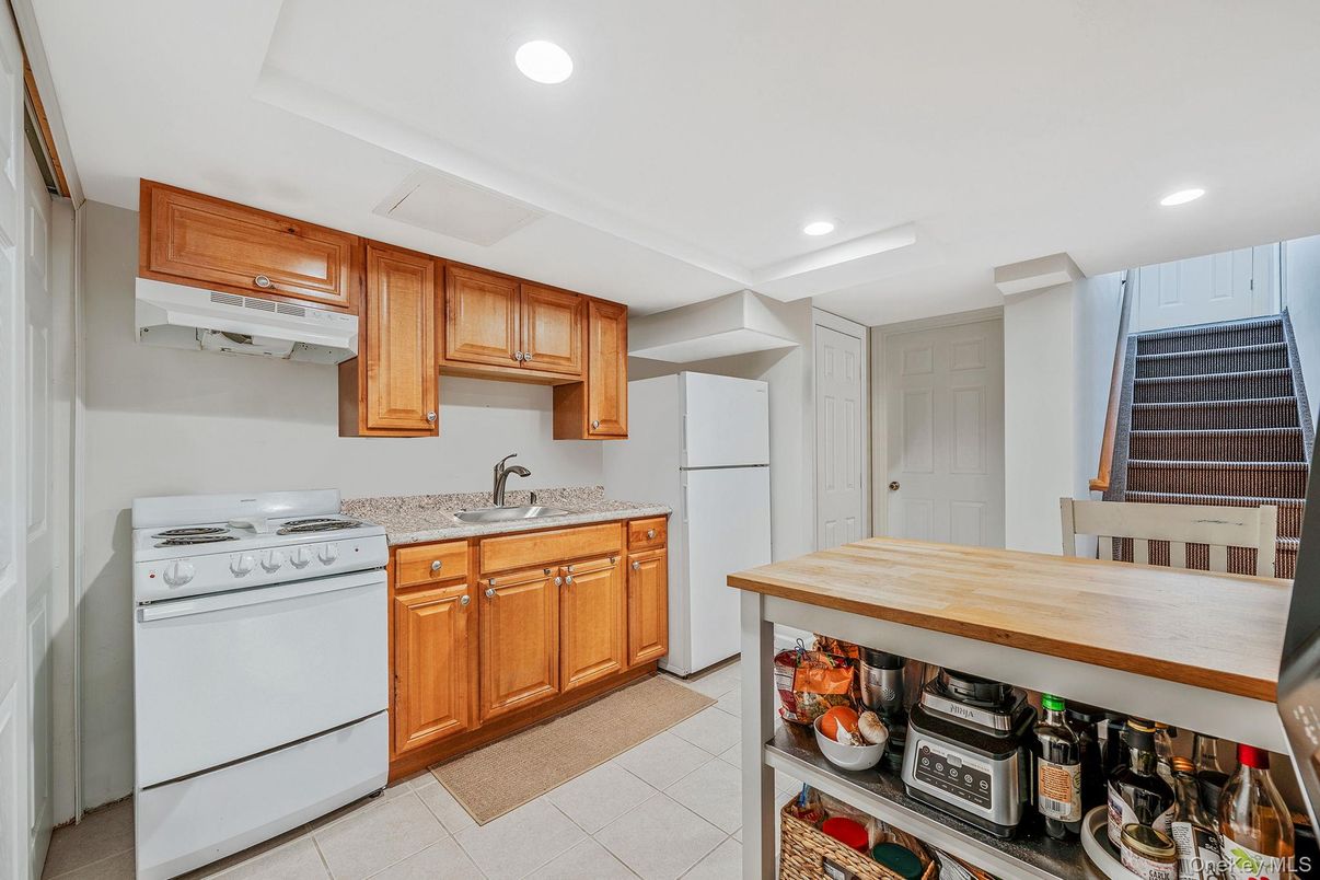 Interior, Kitchen, Recessed Lighting, Washer