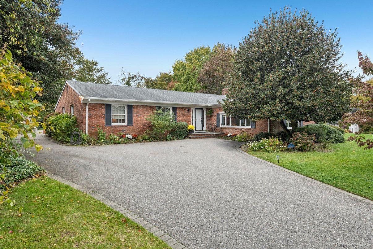 Exterior, Facade, Brick Facade, Cape Cod