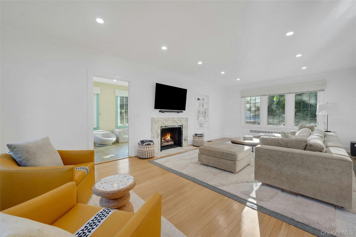 Fireplace, Interior, Living room, Recessed Lighting, Wood Texture Flooring