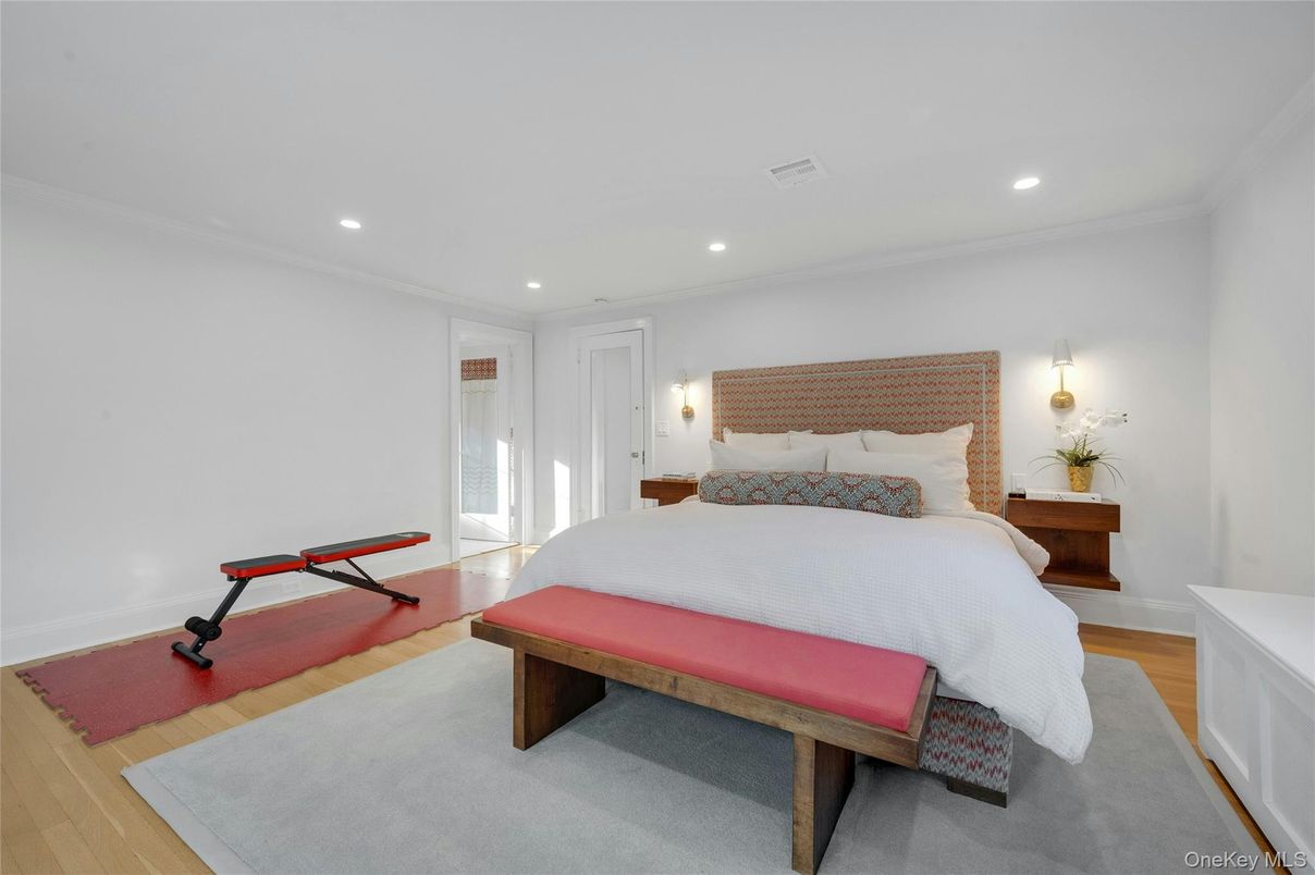 Bedroom, Fitness Equipment, Interior, Recessed Lighting, Wood Texture Flooring