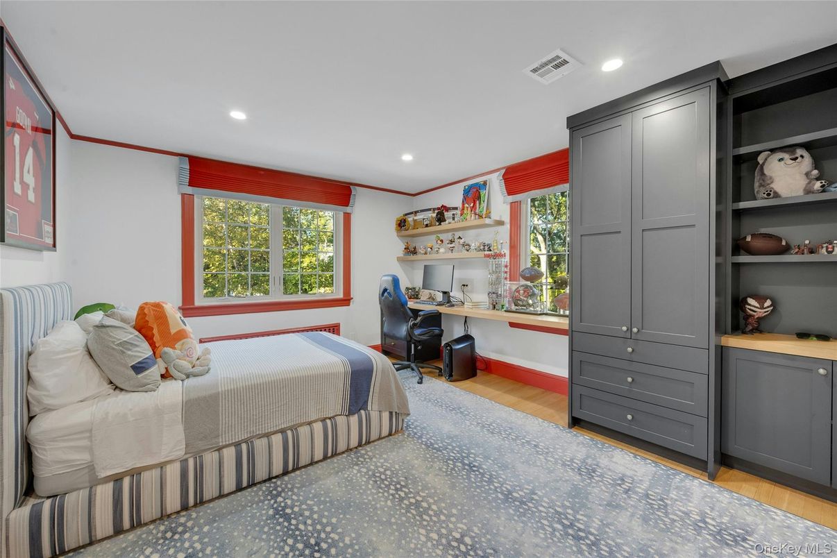 Bedroom, Home Office, Interior, Recessed Lighting, Wood Texture Flooring