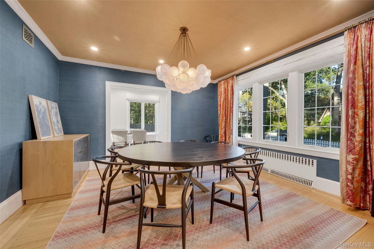 Chandelier, Dining room, Interior, Recessed Lighting, Wood Texture Flooring
