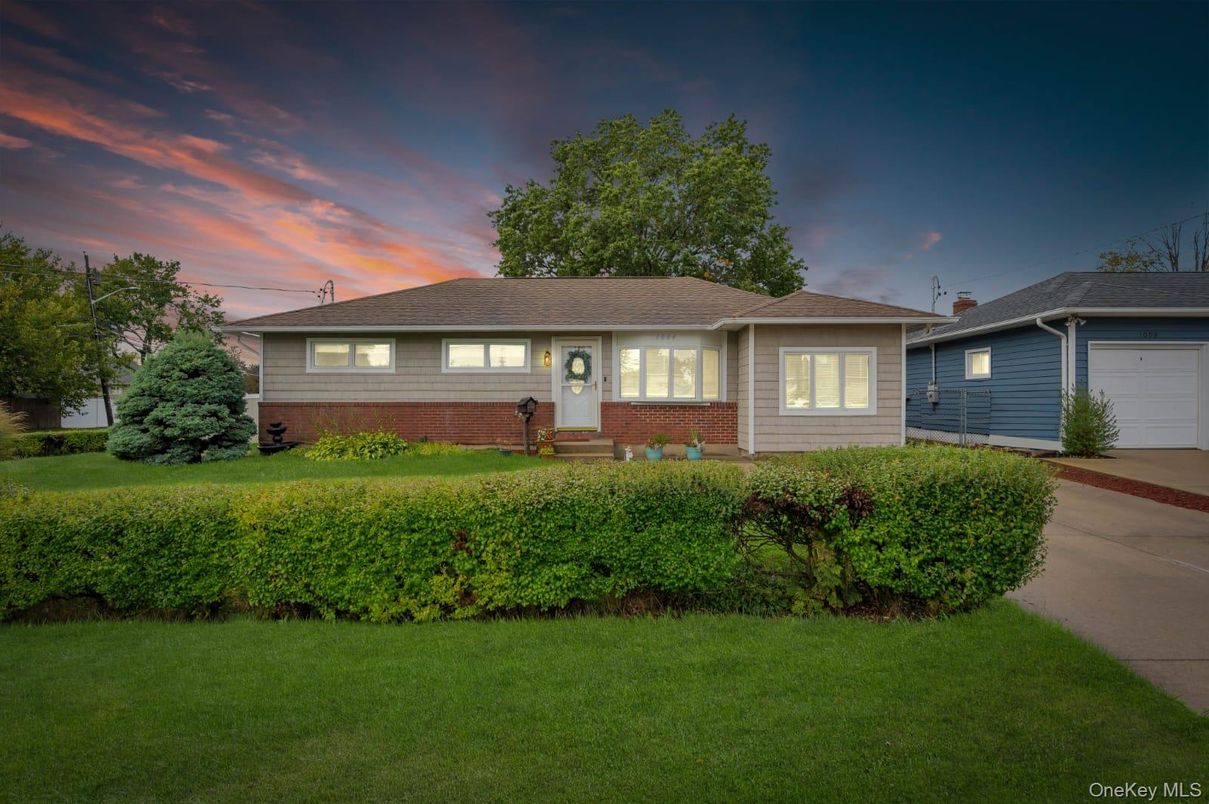 Attached, Backyard, Exterior, Facade, Brick Facade, Ranch