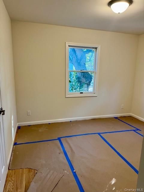 Empty room, Interior