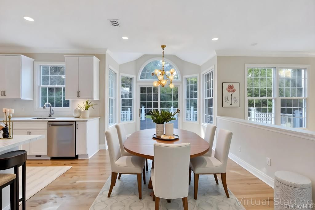Chandelier, Dining room, Interior, Kitchen, Recessed Lighting, Wood Texture Flooring