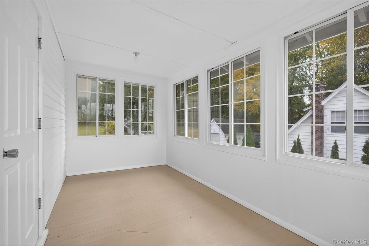 Empty room, Interior, Sun Room, Wood Texture Flooring