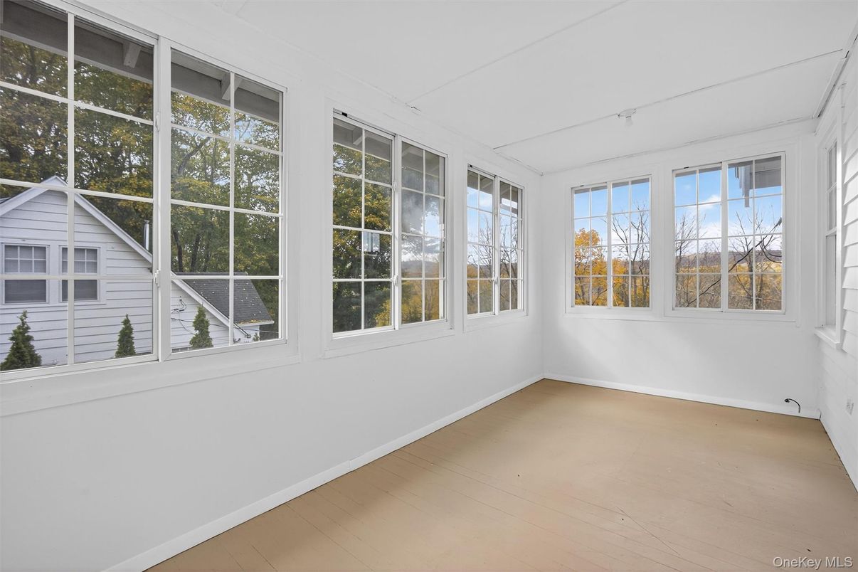 Empty room, Interior, Sun Room, Wood Texture Flooring
