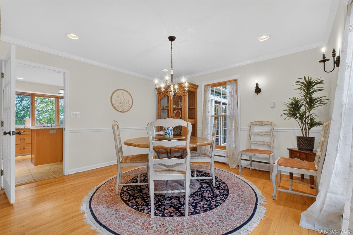 Chandelier, Dining room, Interior, Recessed Lighting, Wood Texture Flooring