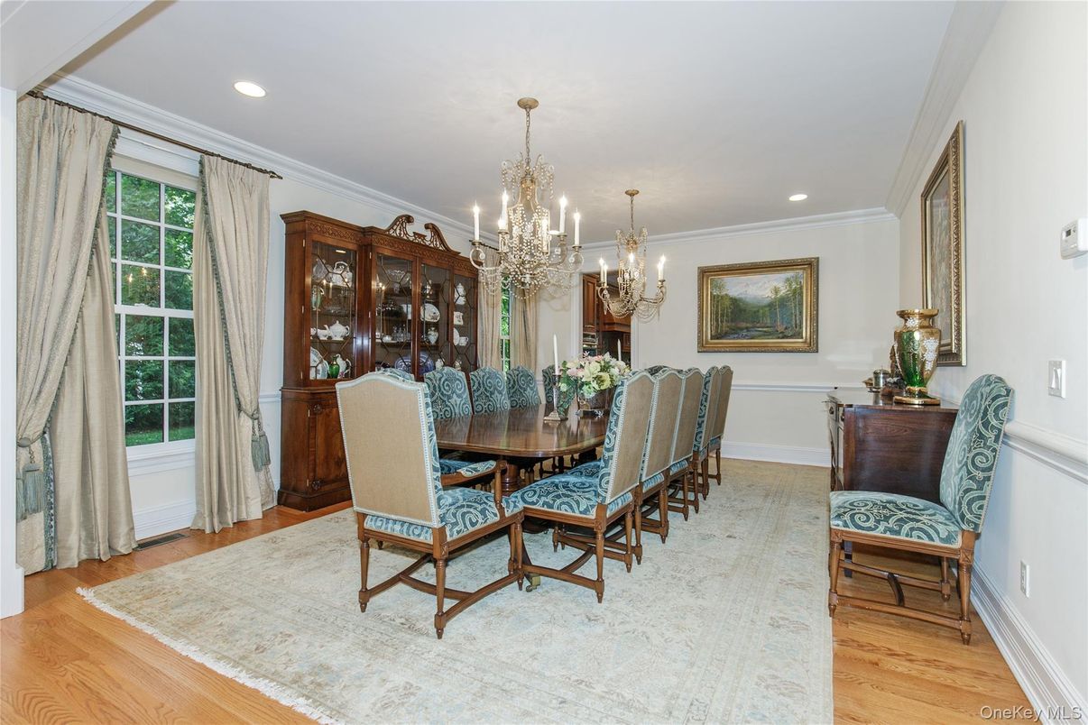Chandelier, Dining room, Interior, Recessed Lighting, Wood Texture Flooring