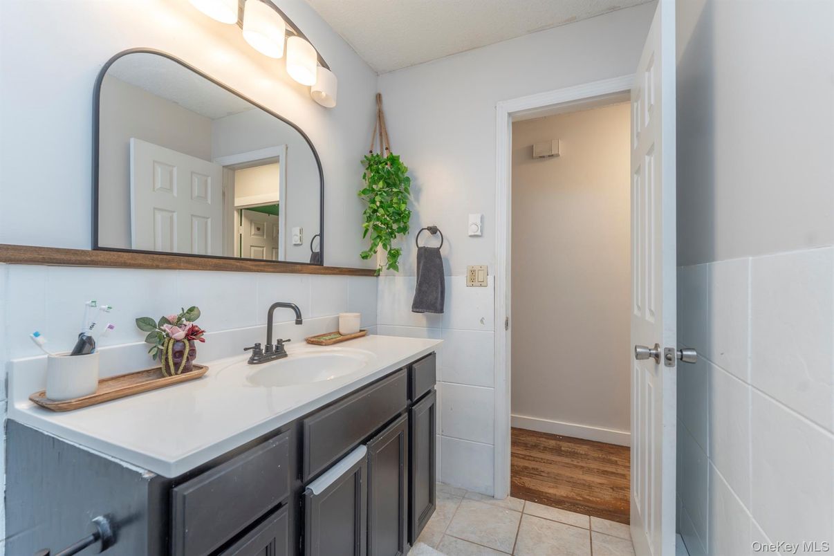 Bathroom, Dual Sink Vanities, Interior, Wood Texture Flooring