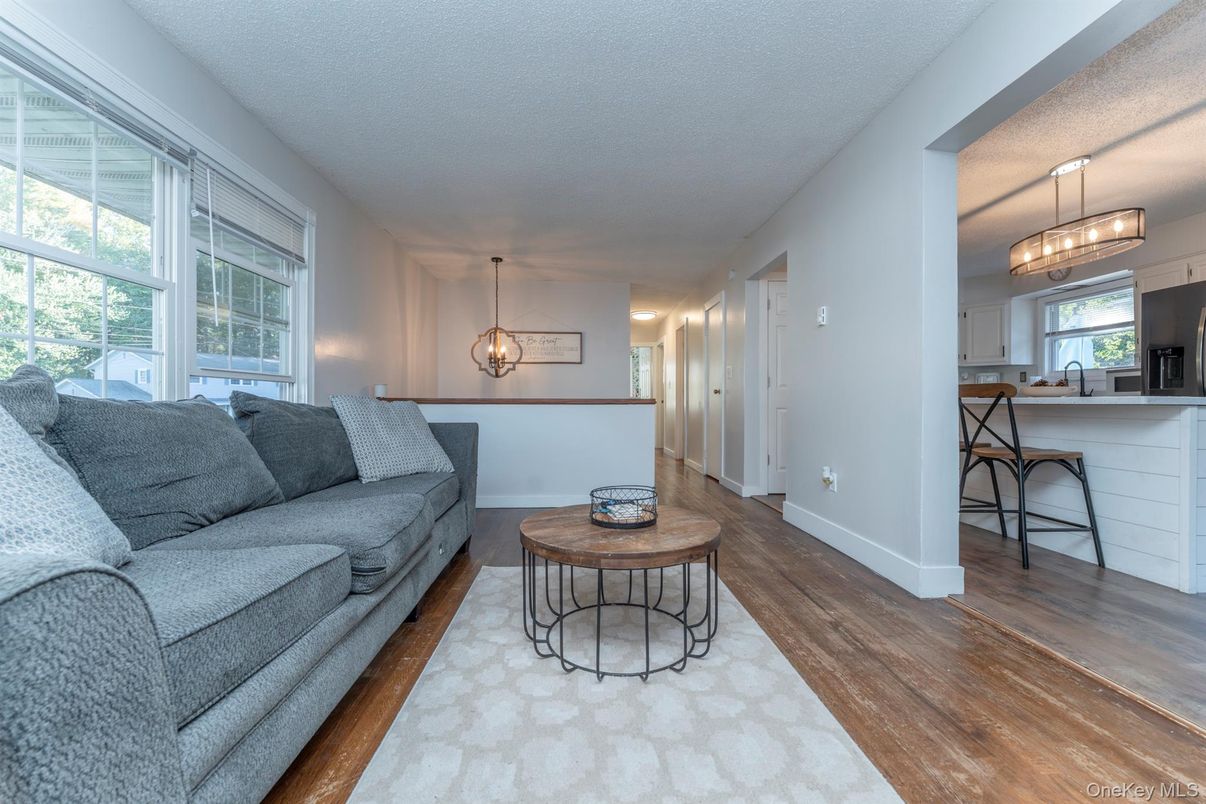 Interior, Living room, Pendant Lights, Wood Texture Flooring