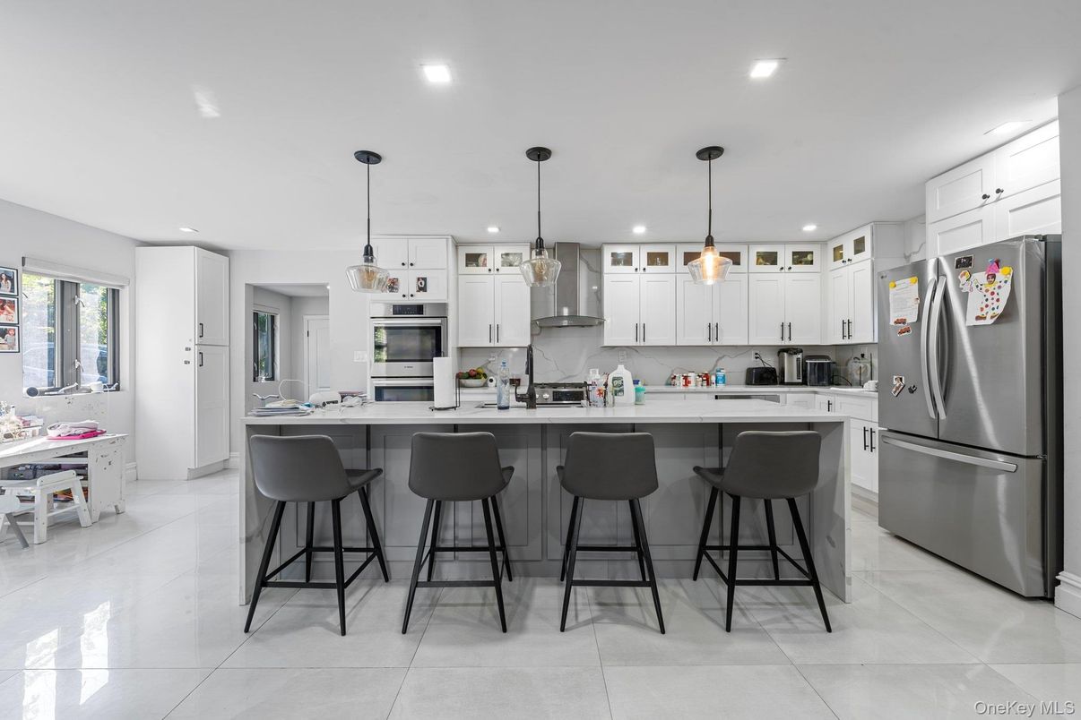 Interior, Kitchen, Pendant Lights, Recessed Lighting, Stainless Steel Appliances