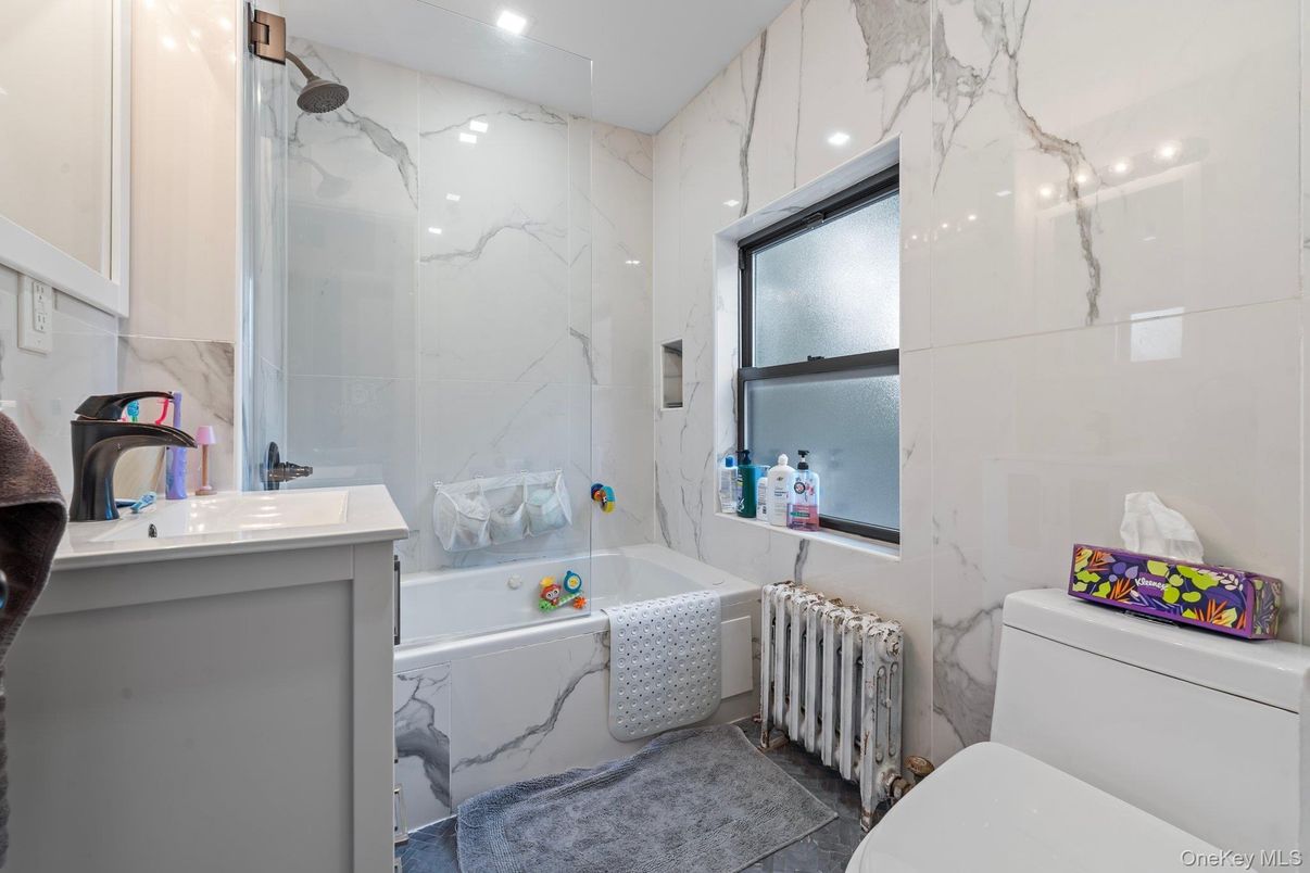 Bathroom, Interior, Marble Walls, Recessed Lighting