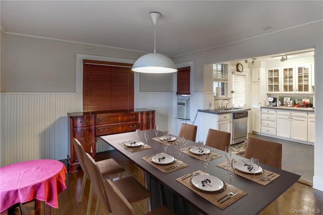 Dining room, Interior, Kitchen, Pendant Lights, Wood Texture Flooring