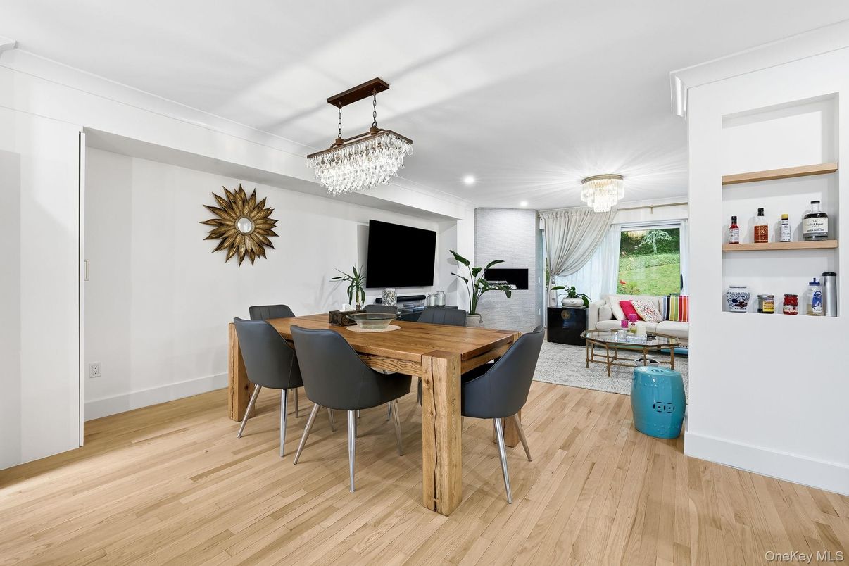 Chandelier, Dining room, Interior, Recessed Lighting, Wood Texture Flooring
