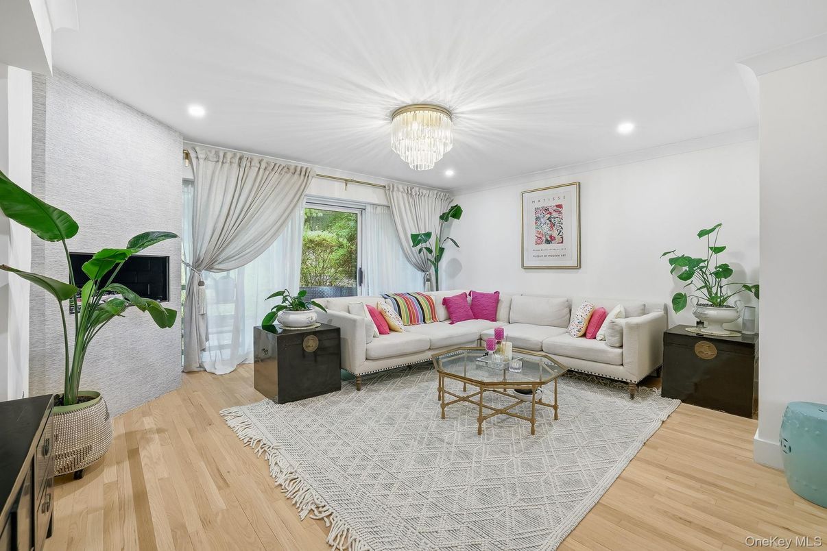 Chandelier, Interior, Living room, Recessed Lighting, Wood Texture Flooring