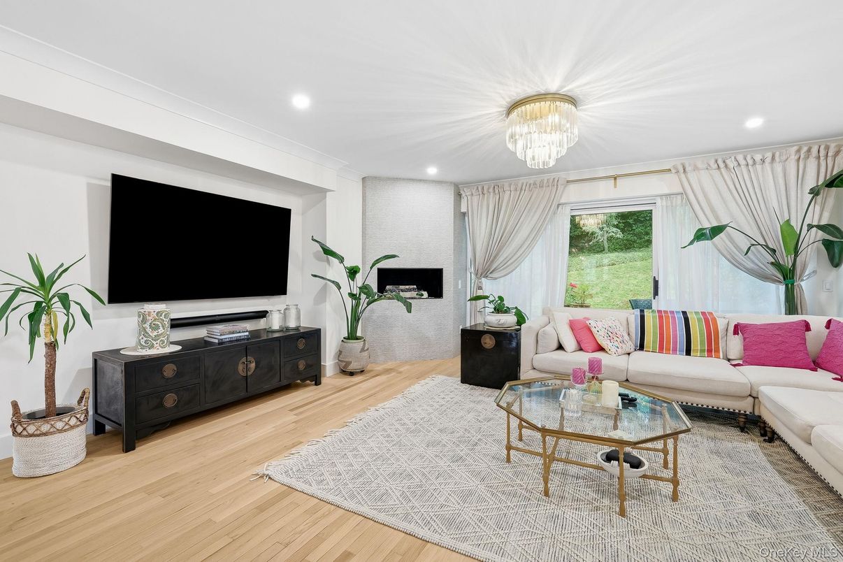 Chandelier, Interior, Living room, Recessed Lighting, Wood Texture Flooring