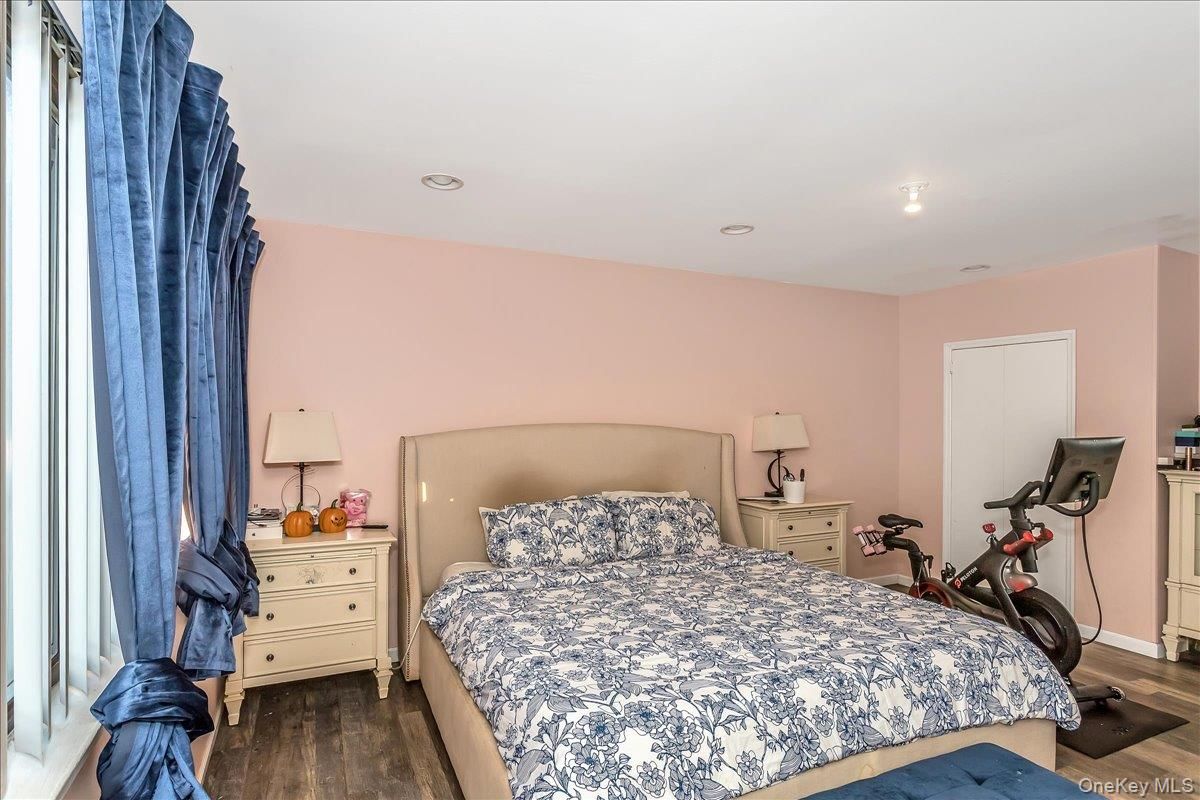 Bedroom, Fitness Equipment, Interior, Recessed Lighting, Wood Texture Flooring