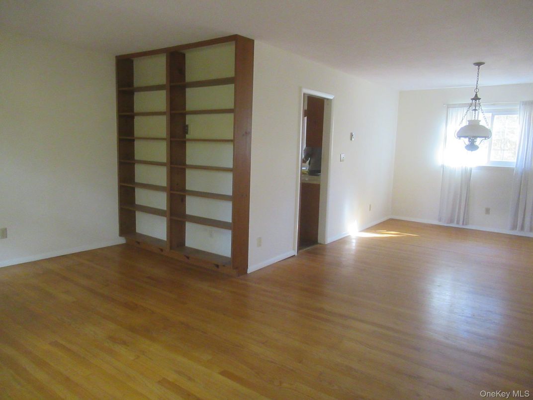 Empty room, Interior, Pendant Lights, Wood Texture Flooring