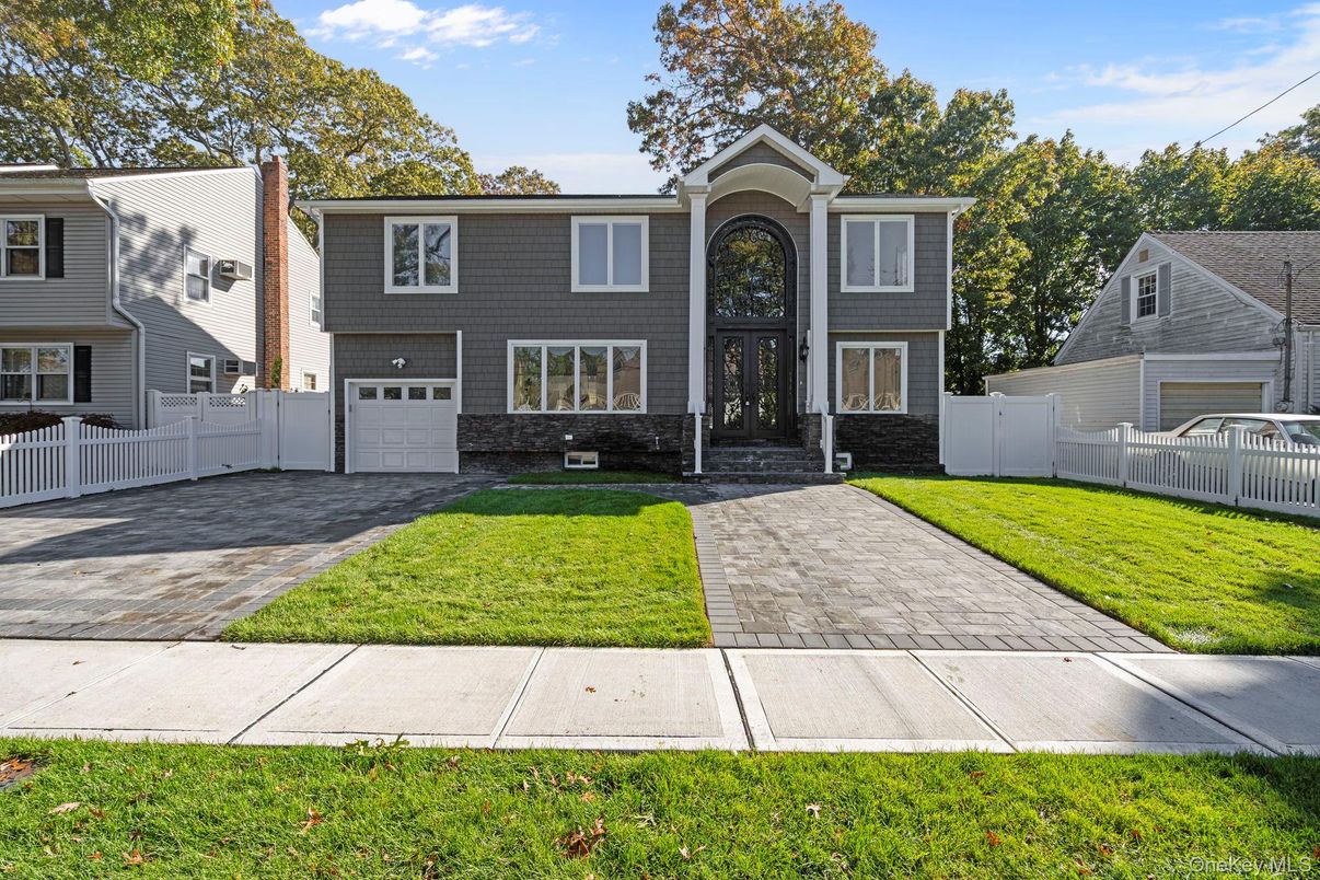 Attached, Exterior, Facade, Raised Ranch