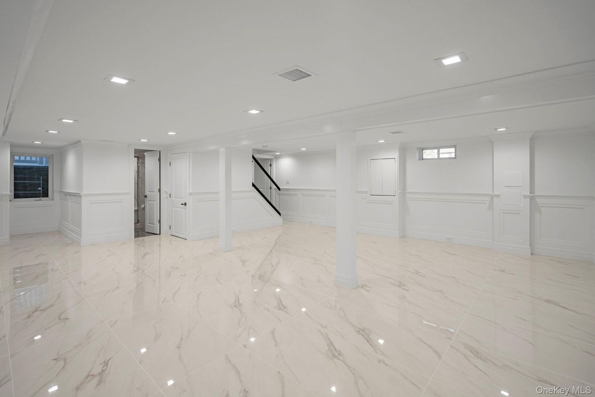 Empty room, Interior, Marble, Recessed Lighting
