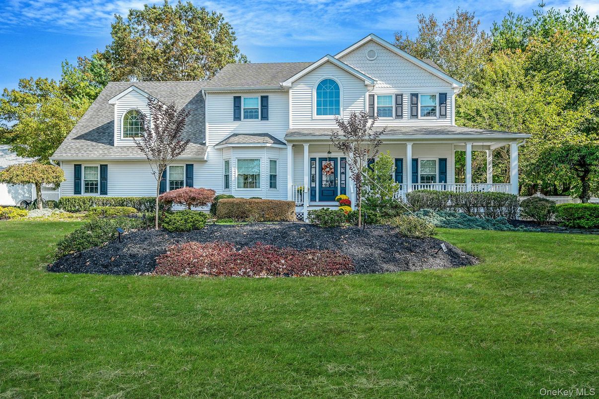 Exterior, Facade, Farmhouse