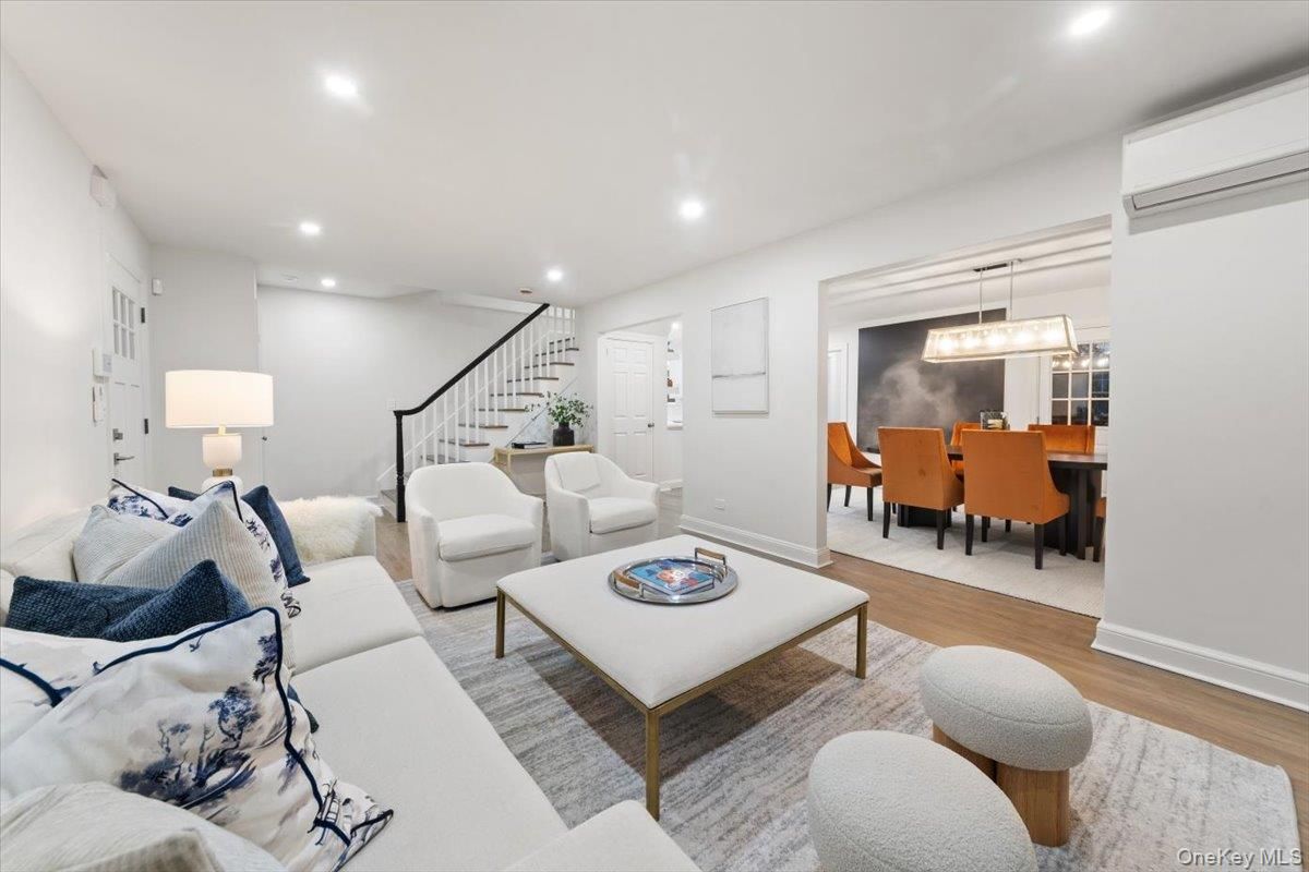 Dining room, Interior, Living room, Pendant Lights, Recessed Lighting, Wood Texture Flooring